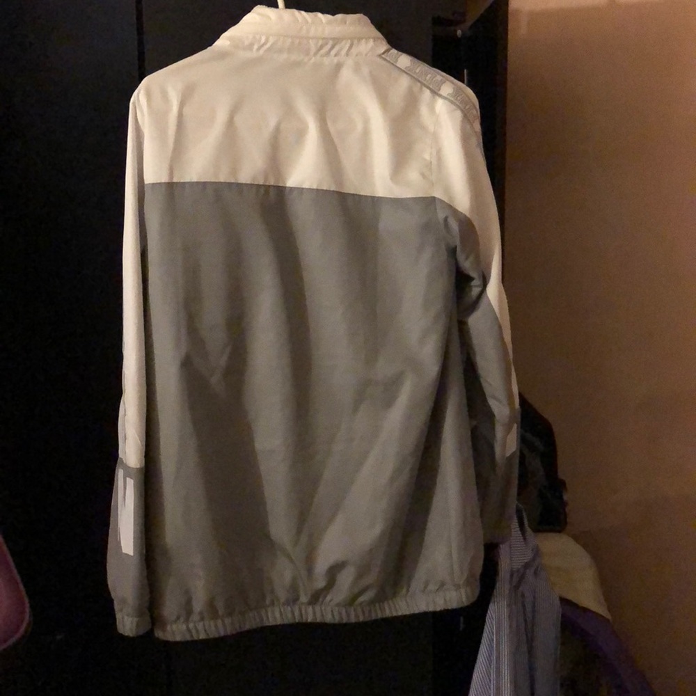 Pink windbreaker - Picture 2 of 5